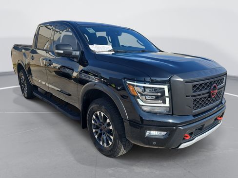 Used 2023 Nissan Titan PRO-4X w/ Pro-4x Convenience Package image 3