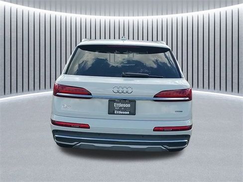 Used 2023 Audi Q7 3.0T Premium Plus image 3