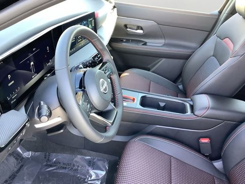 Used 2026 Nissan Kicks SR w/ SR Premium Package image 24