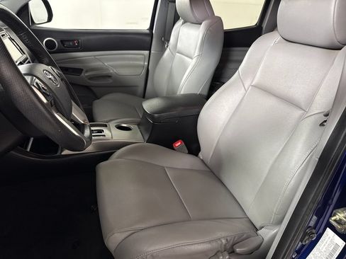 Used 2015 Toyota Tacoma 4x4 Double Cab w/ Limited Package image 11