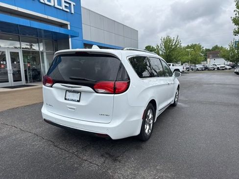 Used 2018 Chrysler Pacifica Limited w/ Advanced Safetytec Group FWD image 6