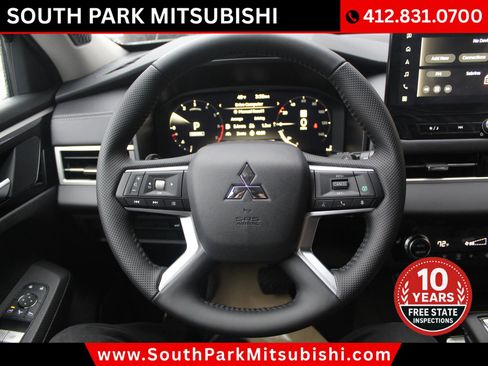 New 2025 Mitsubishi Outlander SE image 36