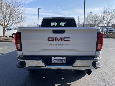 Used 2024 GMC Sierra 2500 Pro w/ Convenience Package image 8