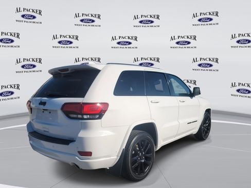 Used 2019 Jeep Grand Cherokee Altitude image 5