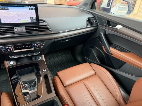 Used 2021 Audi Q5 e Prestige w/ Prestige Package image 18
