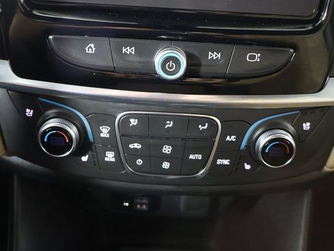 Used 2023 Chevrolet Traverse Premier AWD/4WD image 54