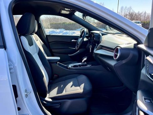 Used 2024 Chevrolet Trax RS w/ Driver Confidence Package image 18