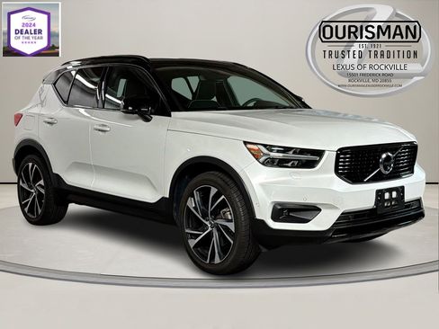 Used 2021 Volvo XC40 T5 R-Design w/ Advanced Package image 1