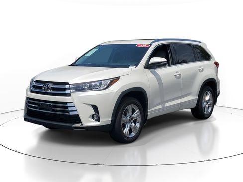 Used 2019 Toyota Highlander Limited AWD/4WD image 3