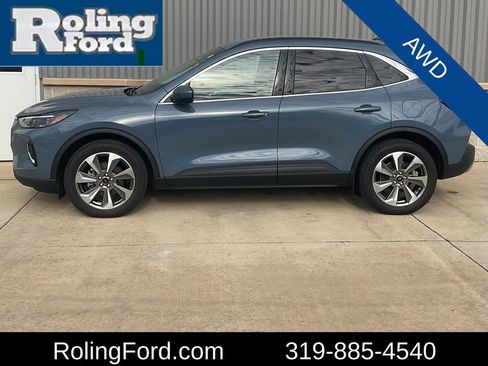 Used 2023 Ford Escape Platinum w/ Class II Trailer Tow Package image 2