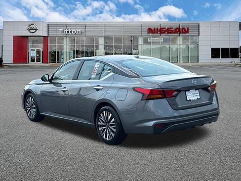 Used 2025 Nissan Altima 2.5 SV FWD image 5