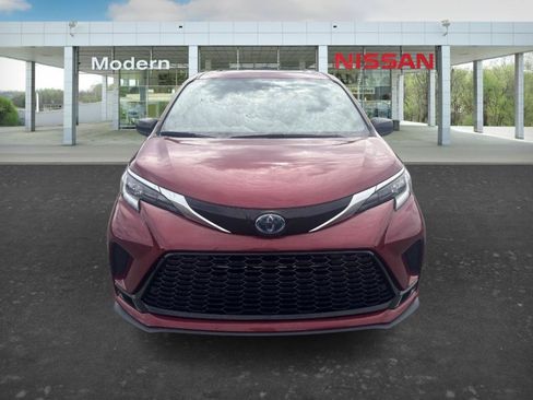 Used 2022 Toyota Sienna XSE FWD image 8