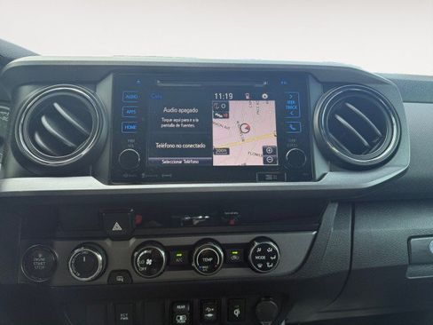 Used 2018 Toyota Tacoma TRD Sport AWD/4WD image 6