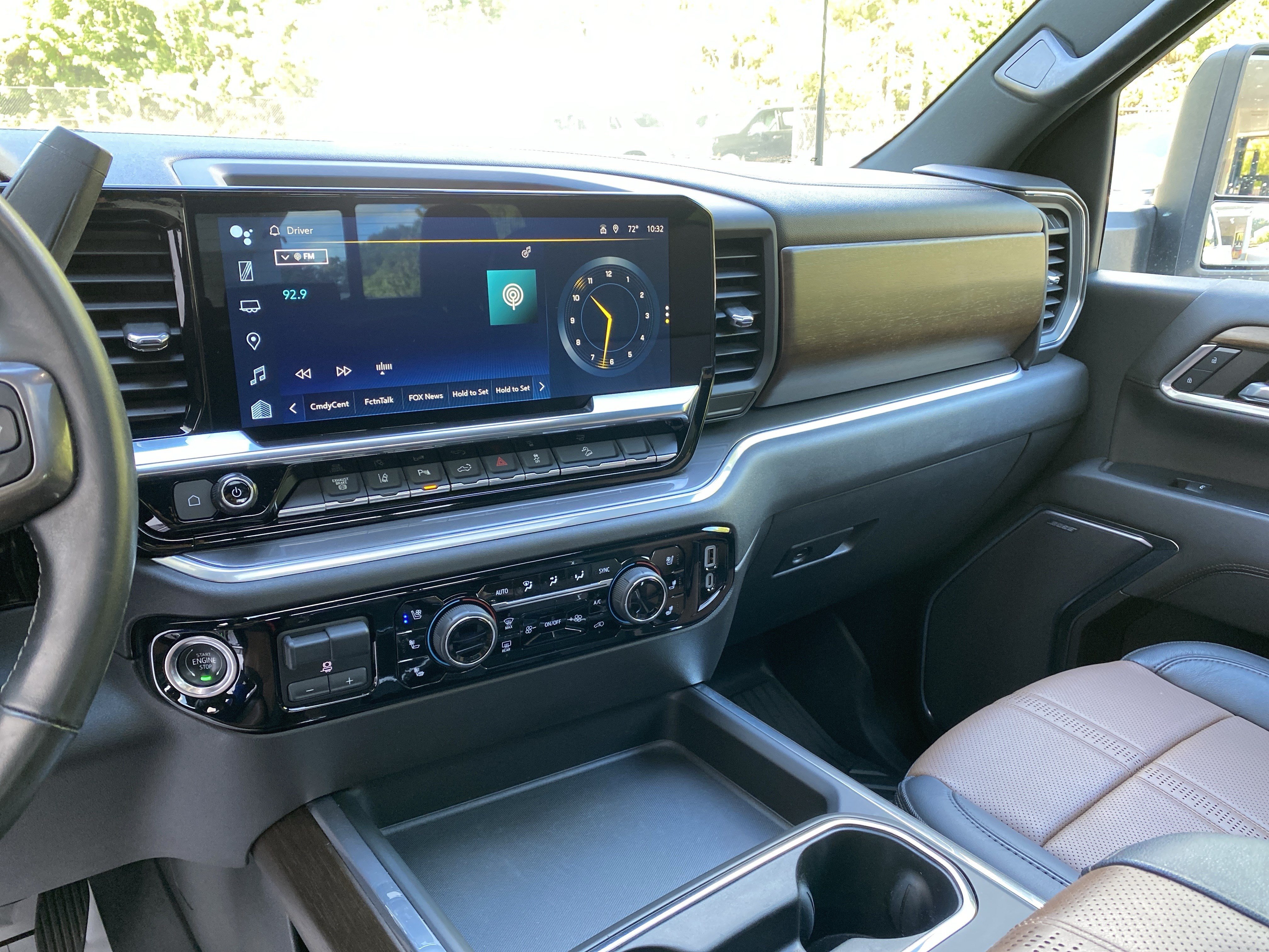 Used 2024 Chevrolet Silverado 2500 High Country w/ High Country Premium Package AWD/4WD image 25
