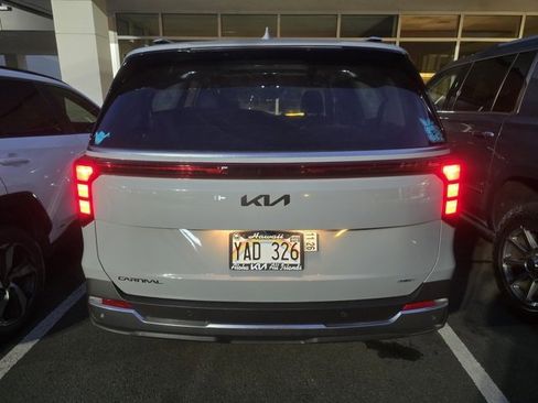 Used 2025 Kia Carnival SX image 4