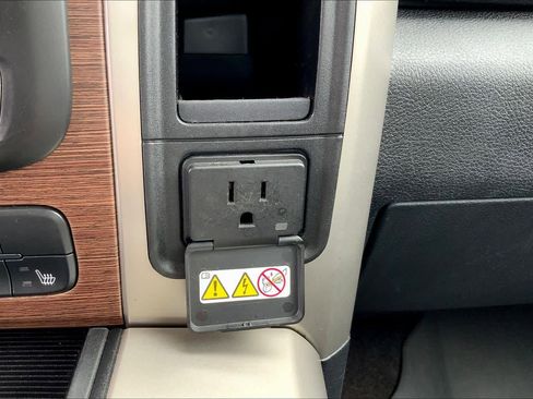 Used 2014 RAM 2500 Laramie w/ Protection Group image 32