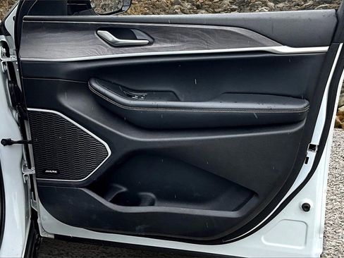 Used 2021 Jeep Grand Cherokee L Limited image 23