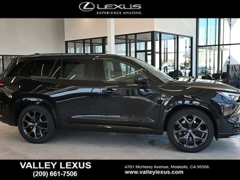 New 2026 Lexus TX 500h AWD image 3