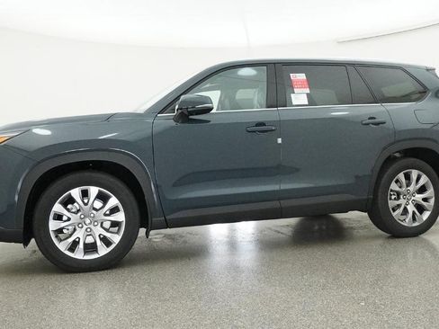 New 2026 Toyota Grand Highlander FWD image 7