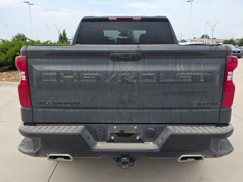 Used 2025 Chevrolet Silverado 1500 Custom Trail Boss w/ LPO, Dark Essentials Package AWD/4WD image 4