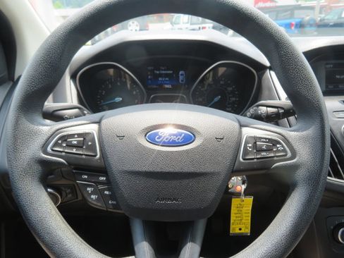 Used 2015 Ford Focus SE w/ Interior Protection Package image 21