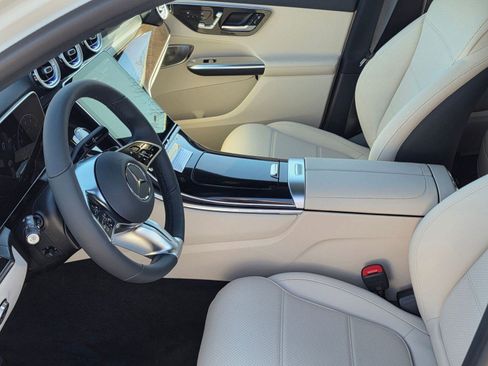 Used 2026 Mercedes-Benz GLC 300 4MATIC image 5