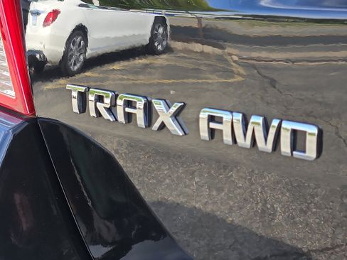 Used 2022 Chevrolet Trax LS w/ Tint and Cruise Package image 29