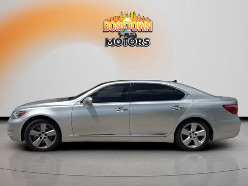 Used 2012 Lexus LS 460 L w/ Luxury Pkg RWD image 3