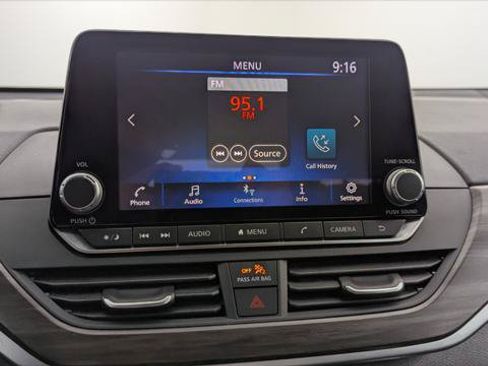 Used 2025 Nissan Altima 2.5 SV FWD image 26