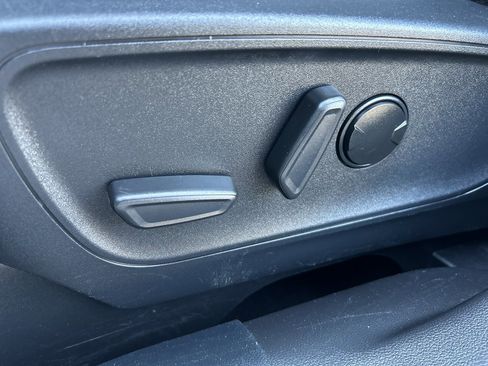 Used 2025 Ford Escape Platinum AWD/4WD image 17