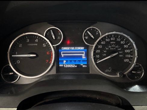 Used 2016 Toyota Tundra SR5 w/ SR5 Upgrade Package RWD image 15