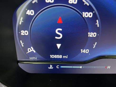 Used 2025 Chevrolet Silverado 1500 LT Trail Boss w/ Convenience Package II image 11