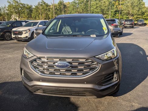 Used 2024 Ford Edge Titanium image 3