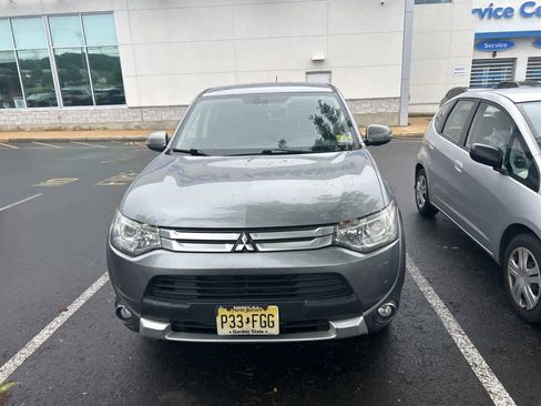 Used 2015 Mitsubishi Outlander GT AWD/4WD image 2