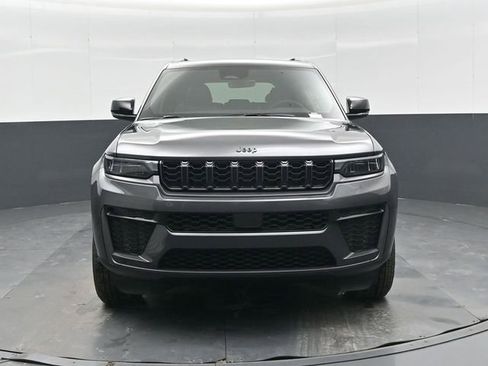 New 2026 Jeep Grand Cherokee Altitude image 9