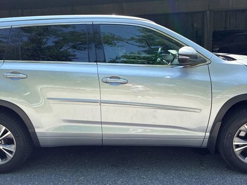 Used 2015 Toyota Highlander XLE AWD/4WD image 11