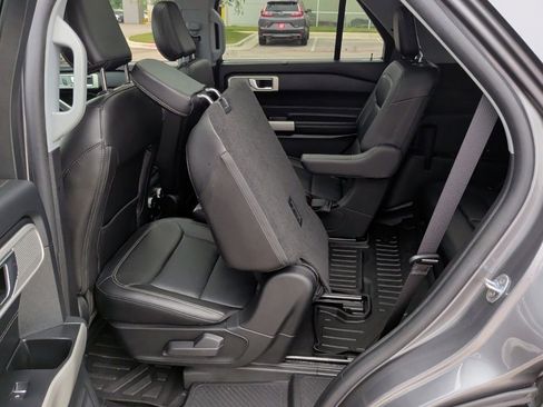 Used 2022 Ford Explorer Limited w/ Equipment Group 301A RWD image 39