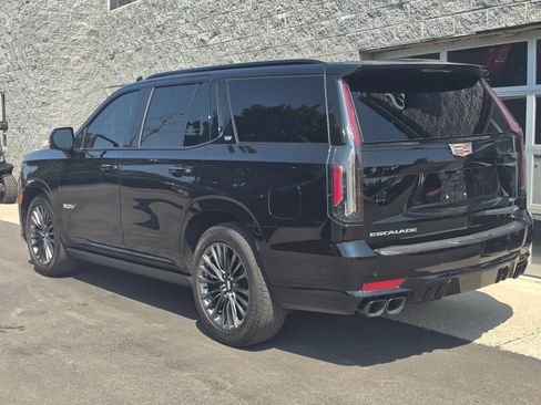 Used 2023 Cadillac Escalade V AWD/4WD image 5
