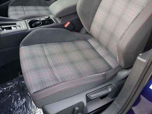 Used 2022 Volkswagen GTI S image 10