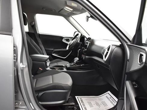 Used 2024 Kia Soul LX w/ Option Group 015 FWD image 17