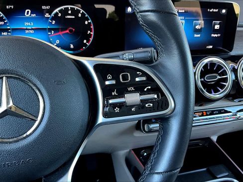 Used 2023 Mercedes-Benz GLB 250 image 24