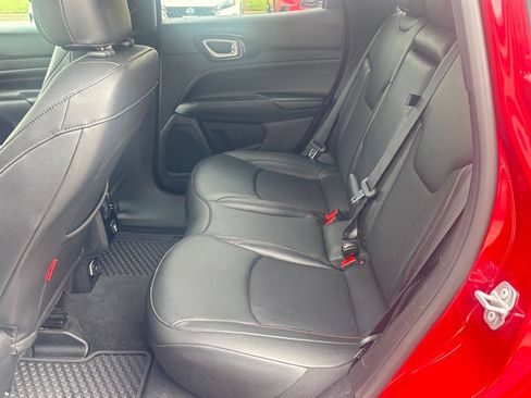 Used 2025 Jeep Compass Trailhawk AWD/4WD image 25