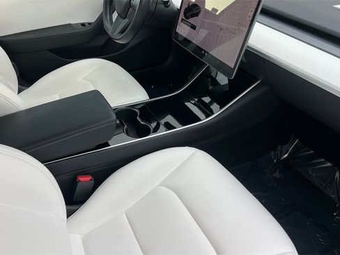 Used 2018 Tesla Model 3 Long Range image 15