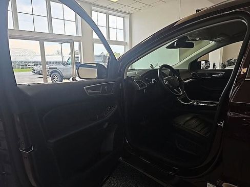 Used 2023 Ford Edge SEL AWD/4WD image 12
