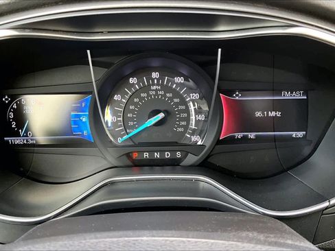 Used 2015 Ford Fusion Titanium image 25