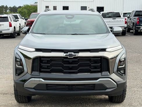 New 2026 Chevrolet Equinox ACTIV image 2