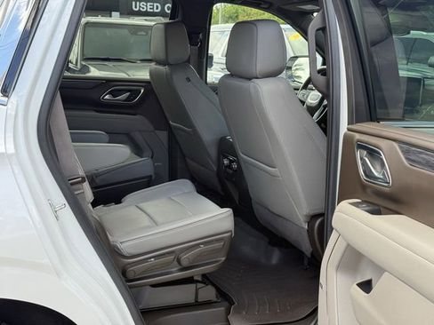 Used 2022 GMC Yukon SLT w/ SLT Premium Package image 28