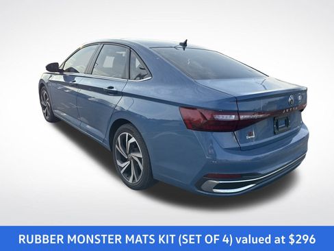 Used 2025 Volkswagen Jetta SEL image 3