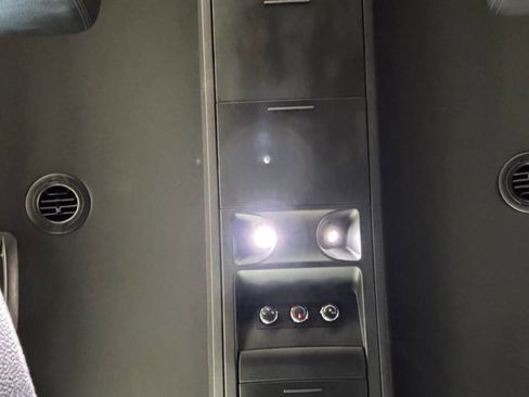 Used 2016 Dodge Grand Caravan R/T image 18