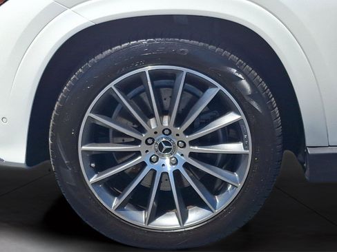 Used 2024 Mercedes-Benz GLE 450 4MATIC image 29